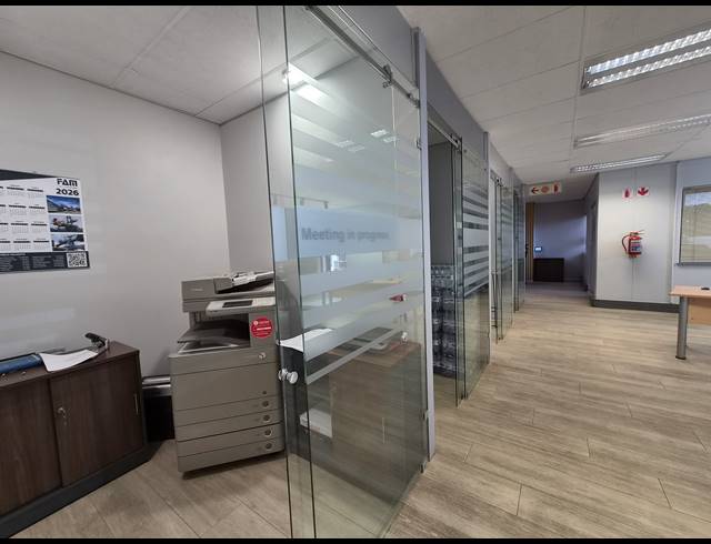 250M² OFFICE TO LET IN VORNA VALLEY
